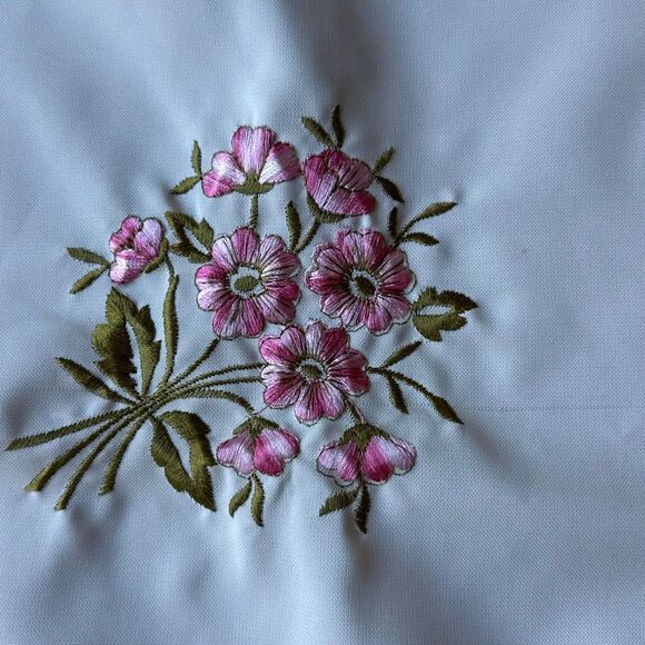 Vintage handmade napkin handkerchief cream with embroidered pink flowers shabby - Picture 2 of 6